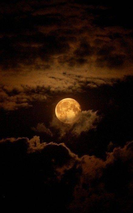 一、 月圆之夜的文化底蕴渊源与民俗习俗