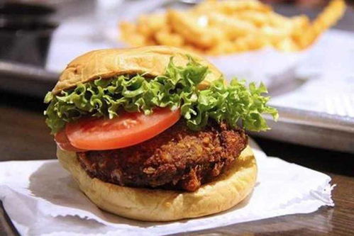 一、  “新年早鸟开运包”的设计理念与象征意义