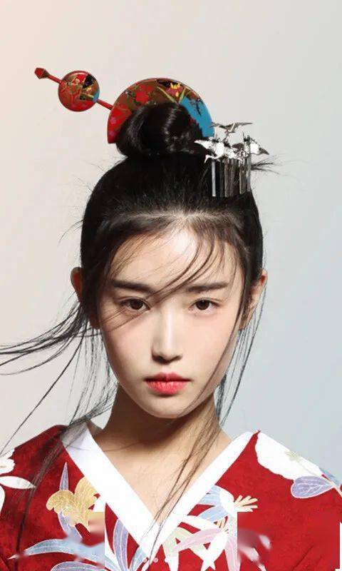 三、 属蛇女性群体：魅惑外形与强较大势性格之间的张力