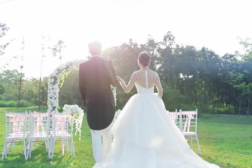 我梦见别人去参加婚礼我没去，为什么梦见别人结婚好多人参加婚礼？