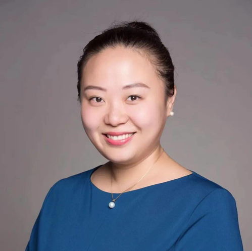 现实困境与精神寄托：以静默对抗喧嚣