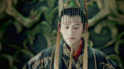 历史持续发展记载与现实观测：矛盾与有可能性