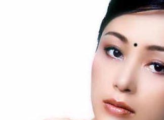 （四）嘴角桃花痣：异性缘与社交魅力提升