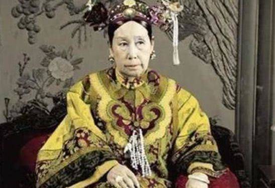 慈禧太后为何一句话就导致李莲英舌头含毒，到头来致命？——基于历史资料的深度分析
