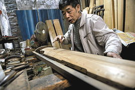 2. 心理暗示效应与集体记忆的交织作用