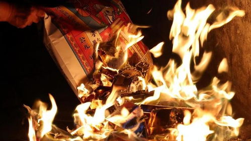 关于提前烧纸的争议：传统习俗与现实考量