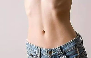 3.2 时尚潮流对“露腹装”现象的文化解读