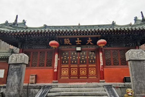 一、  科学研究技术手段赋能与古朴传统方式的内在张力：北京龙泉寺的范式探究
