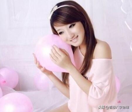 八字双全女命运如何？五个金的女命会否影响运势？