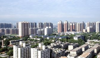 a) U型楼房（弧形结构）的潜在危机