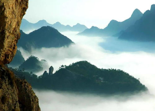 吃喝篇：从舌尖到胃壁的全方位冲击