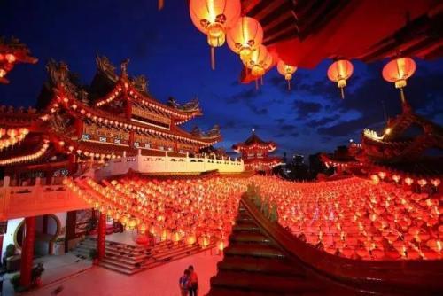 除夕祭拜：慎终追远的礼仪与传承