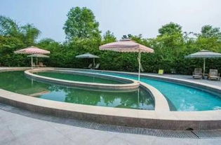 三、温泉套餐：打折还是涨价？堪你运气好不好！