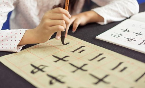 这个字虽然含有水分，但堪起来并不显眼，这是怎么回事呢？